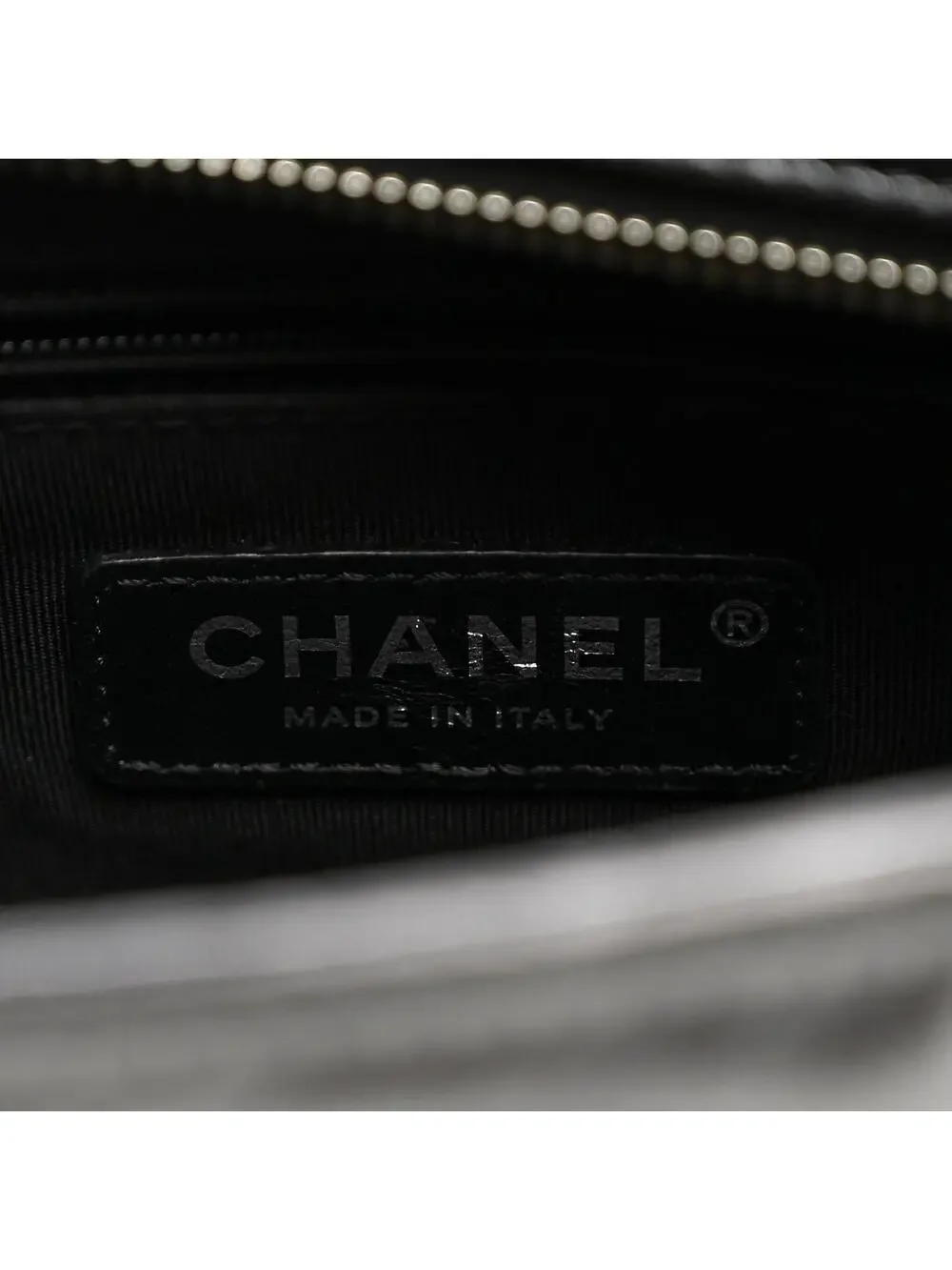 CHANEL indulge timeless